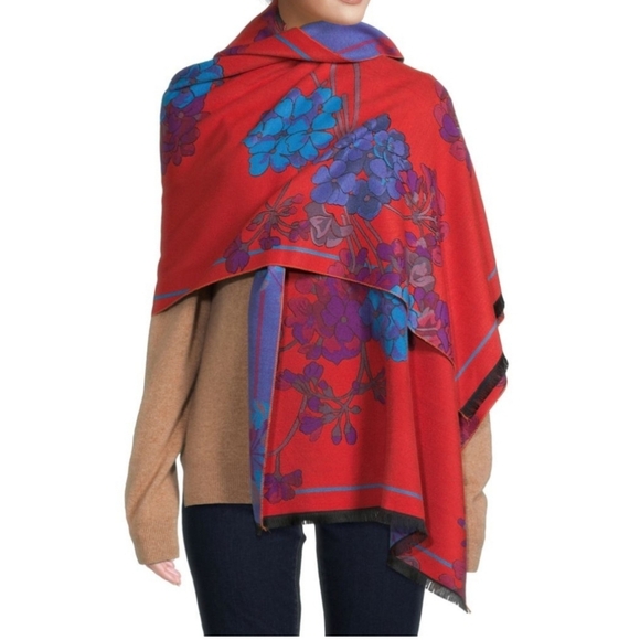 Saachi Praachy Floral Reversible Wrap - Picture 1 of 2
